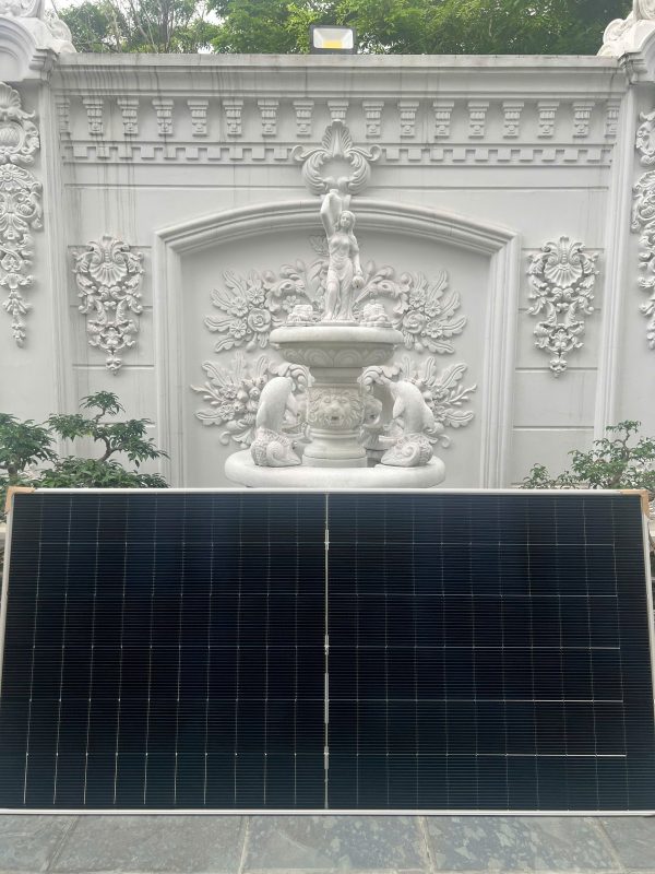 tấm pin năng lượng mặt trời