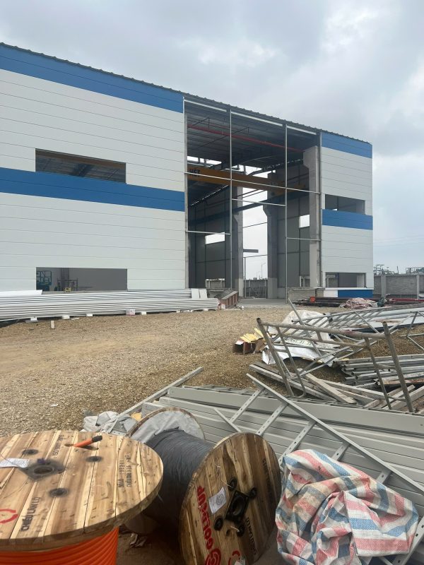 lắp điện năng lượng mặt trời cho nhà máy