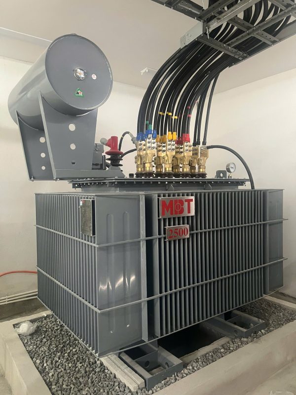 lắp điện năng lượng mặt trời cho nhà máy