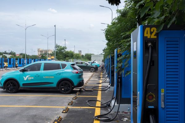 trạm xạc xe điện thông minh