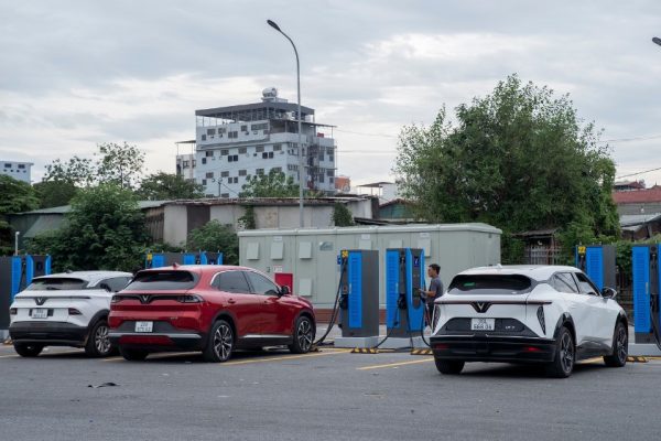 trạm xạc xe điện thông minh